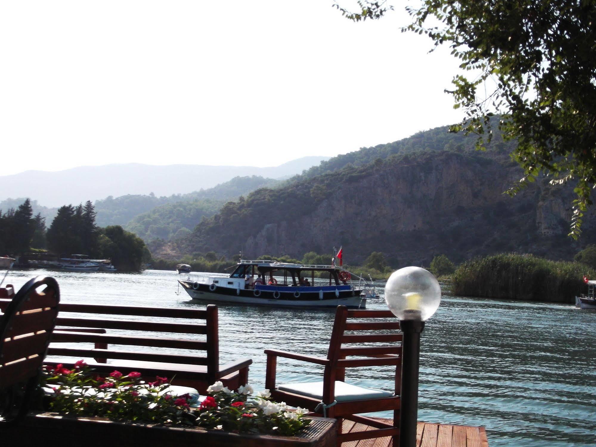 Myra 3*